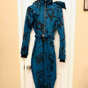 Graffiti fitted SKI SUIT